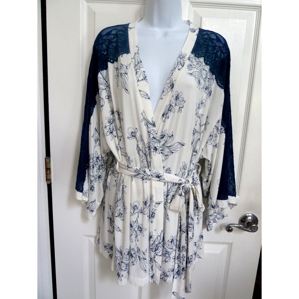 Soma L/XL Short Bathrobe Blue Floral Lace Tie Front Rayon Soft Lounge Robe